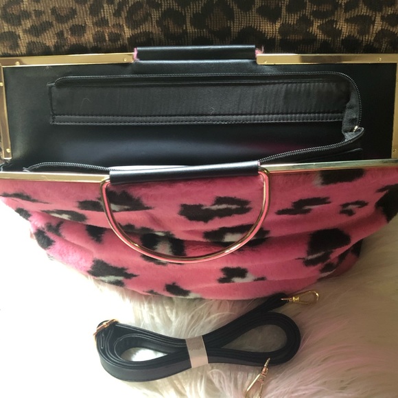 Soft touch leopard pink bag gold trim and handle - Picture 3 of 3